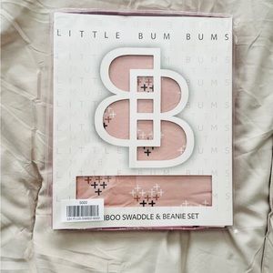 Bums and Roses Bamboo Swaddle and Bennie Set *NEW